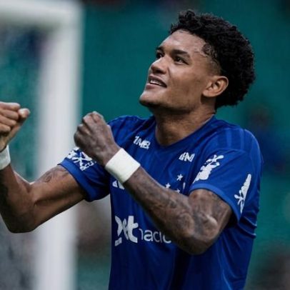 Aposta de Artur Jorge brilha, Cruzeiro vence Bahia e se afasta do Z4