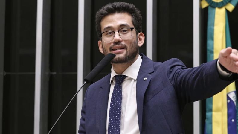 “É inadmissível a leniência com quem descarta lixo irregularmente. Tal conduta, além de abominável do ponto de vista social, gera sérios problemas ambientais”, disse Kim Kataguiri, autor da proposta