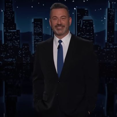 Apresentadores de late-night criticam reintegração do teste de aptidão de Trump