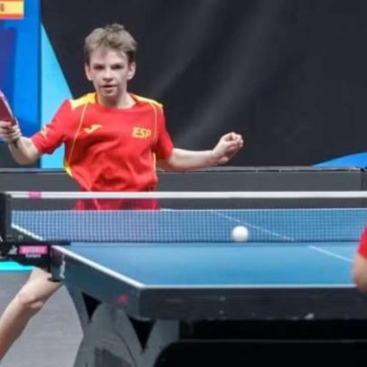 Filho de ex-jogadores de tênis de mesa vence medalha em torneio adulto aos 12