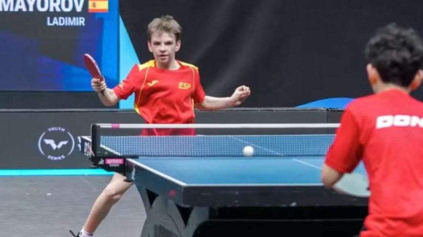 Ladimir Mayorov tem 12 anos e é uma promessa do tênis de mesa