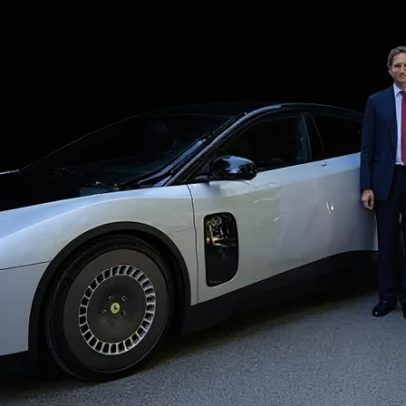 Ferrari Luce polêmica é apresentada ao Papa
