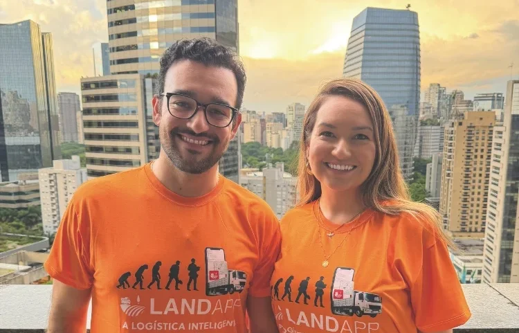 Matheus e Mayara Protti, da LandApp: conexão entre caminhoneiros, construtoras e fornecedores da construção civil (Divulgação/Divulgação)