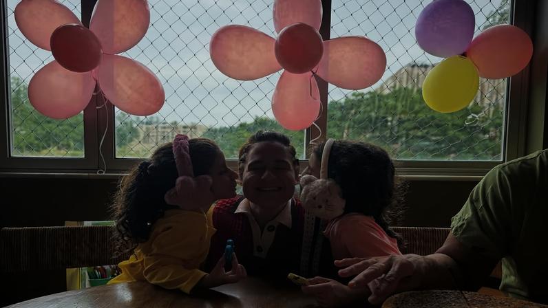 Lan Lanh posa com filha — Foto: reprodução/instagram