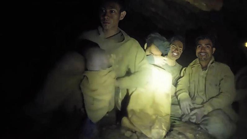Imagem divulgada pelo socorrista Jakkrit Tangtang durante a operação de resgate na caverna em Long Chaeng, no centro do Laos. (Foto: Reprodução Facebook de Jakkrit Tangtang/EFE)