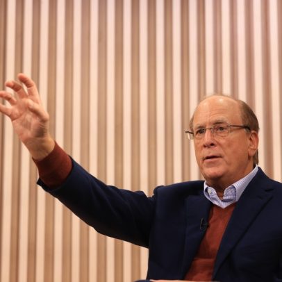 Fink, da BlackRock, se declara otimista com IA e diz ter inveja do Pix