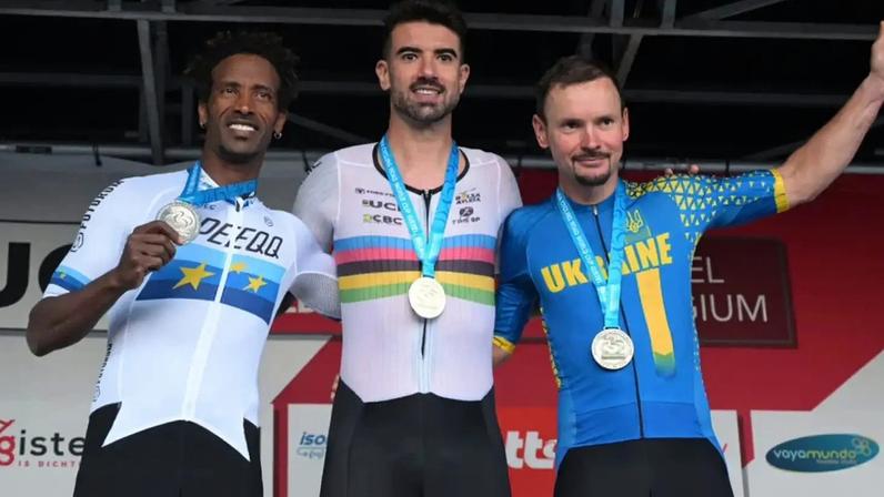 Lauro Chaman é campeão de prova de ciclismo de estrada em etapa da Copa do Mundo - em 1º/05/2026