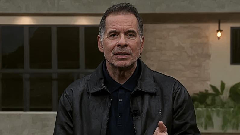 Leandro Hassum é apresentador da "Casa do Patrão"