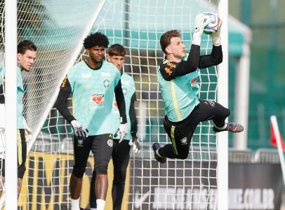 Ancelotti e Hugo Souza: colunistas debatem goleiro da seleção