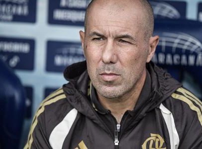 Jardim critica gramado sintético do Athletico-PR: parece carpete