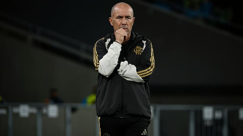 Leonardo Jardim durante partida contra o Cusco pela Libertadores