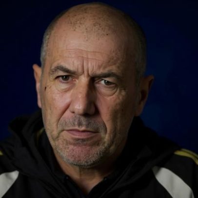 Jardim reclama de critério de árbitro e acusa favoritismo ao Flamengo