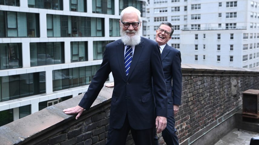 Letterman e Colbert jogam itens da CBS do telhado