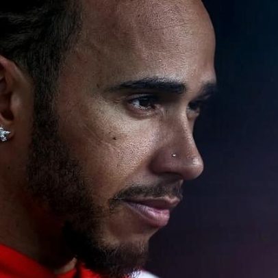 Hamilton afirma que planeja continuar na F1 e não pensa em aposentadoria