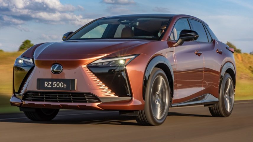Lexus RZ 500e - movimento — Foto: Divulgação/Lexus