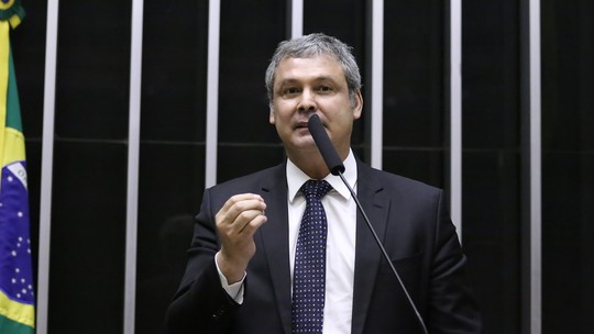 Lindbergh Farias aciona PF, PGR e STF para investigar Flávio por relação com Vorcaro