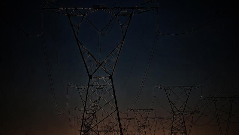 Linhas de transmissão de energia elétrica