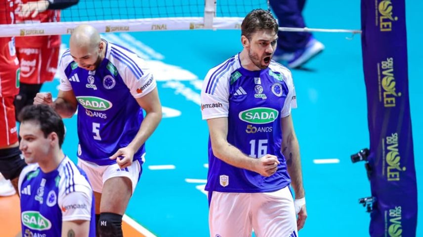 Lucão comemora ponto do Cruzeiro durante a final da Superliga Masculina de Vôlei