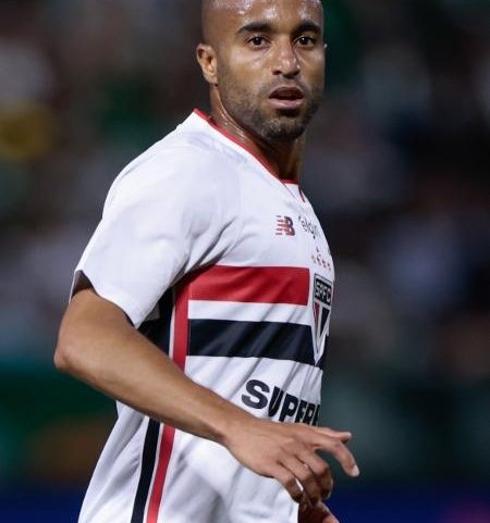 Lucas Moura, atacante do São Paulo, em clássico contra o Palmeiras