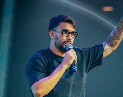 Paquetá desabafa durante culto em igreja evangélica