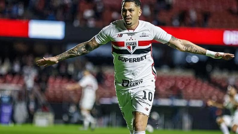 Luciano do São Paulo comemora gol contra o Millonarios pela Copa Sul-Americana