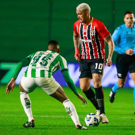 Luciano em ação durante Juventude x São Paulo