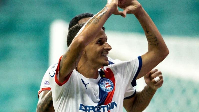 Luciano Juba, do Bahia, comemora gol contra o Cruzeiro, pelo Brasileirão