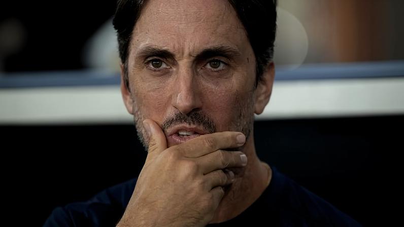 Luis Zubeldía, técnico do Fluminense, durante jogo contra o Vitória