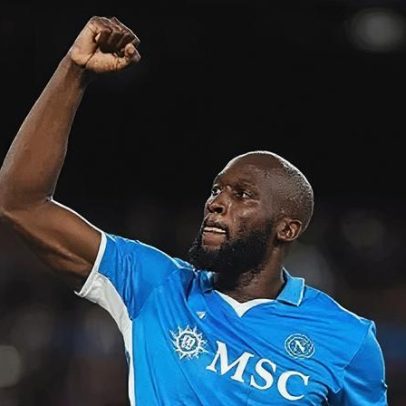 Lukaku volta aos treinos após lesão no Napoli, de olho na Copa