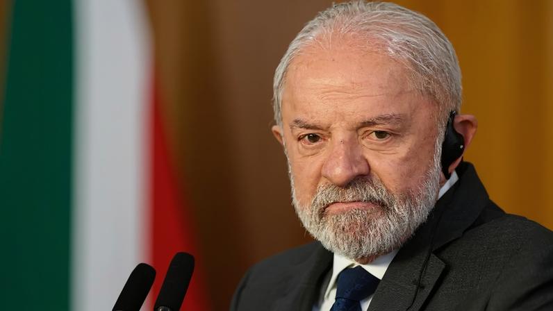 Lula: condenado pela Justiça Eleitoral paulista, voltou a pedir voto fora da hora