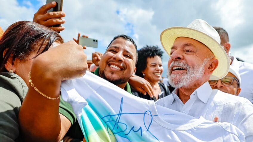 Lula elogia veto do TSE e afirma não usar IA na política