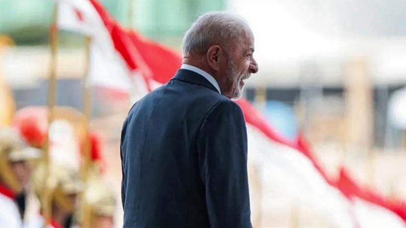 Lula recebeu a presidente surinamese Jennifer Geerlings-Simons