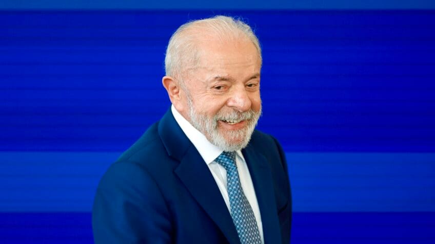 Lula aponta crime no Congresso, no Judiciário e no Futebol