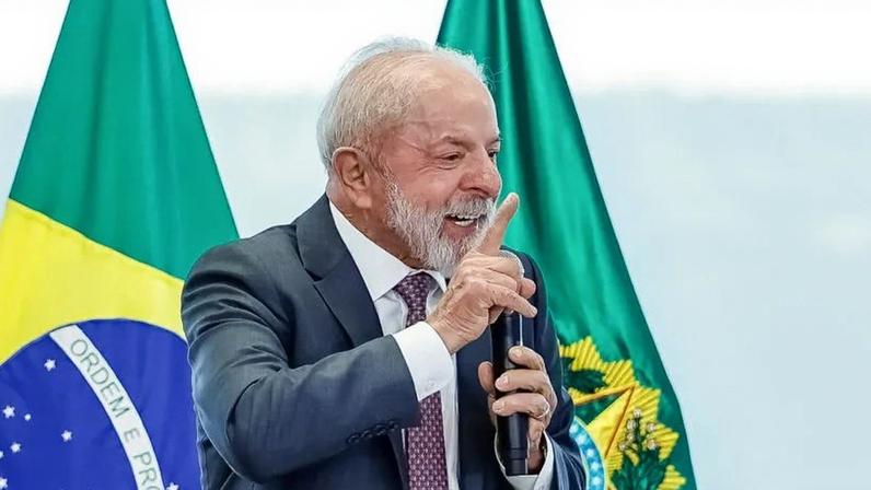 Lula lança programa para motoristas de apps com custo de R$ 30 bi