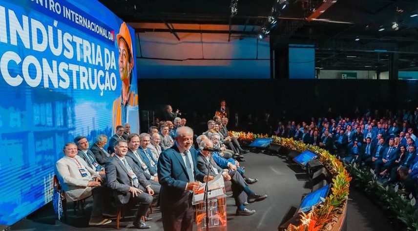 Presidente Luiz Inácio Lula da Silva discursa em cerimônia de abertura do Encontro Internacional da Indústria de Construção — Foto: Ricardo Stuckert/PR
