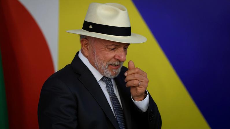 Presidente Luiz Inácio Lula da Silva em cerimônia de assinatura da Medida Provisória do assina Medida Provisória do Novo Desenrola Brasil, programa de refinanciamento de dívidas — Foto: Fabio Rodrigues-Pozzebom/Agência Brasil