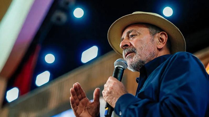 Na imagem, o presidente Lula durante a abertura da 6ª Teia Nacional dos Pontos de Cultura, em Aracruz (ES)