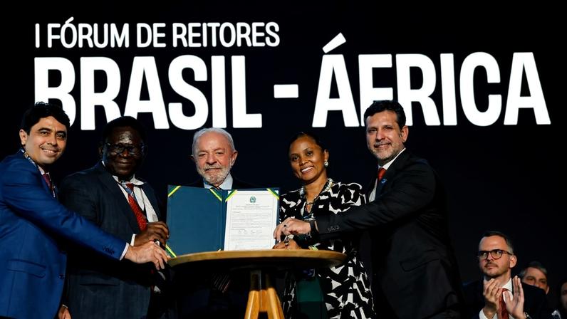 1 de 1 lula-forum-reitores-brasil-africa - Foto: Ricardo Stuckert / PR