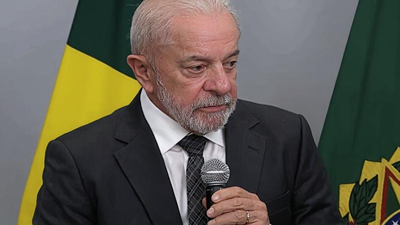 É deplorável que mais uma vez integrantes da família Bolsonaro viajem aos Estados Unidos para defender intervenção estrangeira no Brasil, diz nota do Planalto