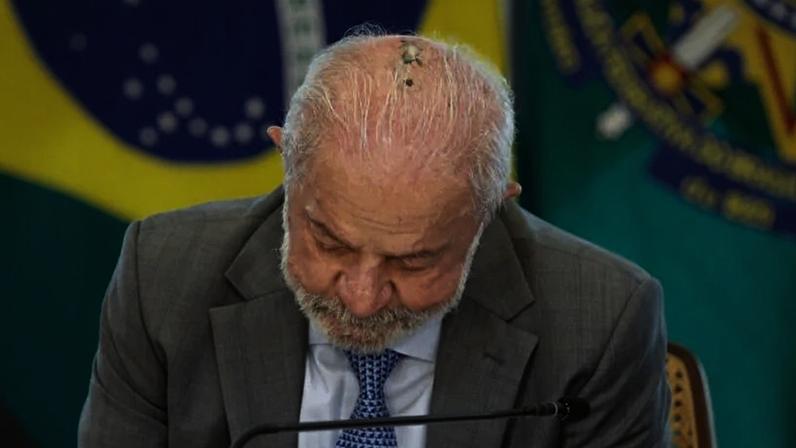 “Eu estou fazendo radioterapia na minha cabeça e vocês vão fazer o tratamento em uma máquina igual a que eu faço”, disse Lula em Sergipe