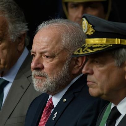 Lula oficializa bloqueio de R$ 23,7 bi no Orçamento, Defesa lidera cortes