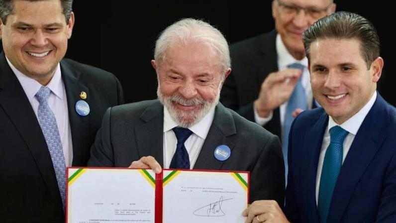 Os presidentes dos 3 Poderes, deputado Hugo Motta, senador Davi Alcolumbre e ministro Édson Fachin, participaram do lançamento do Pacto Nacional Contra o Feminicídio, em fevereiro