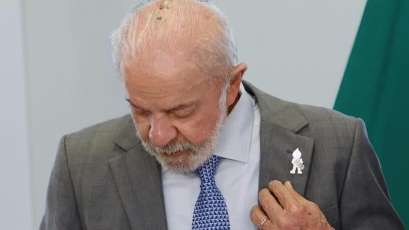 Lula critica Eduardo Bolsonaro por faltar a ato sobre a Covid