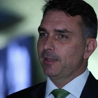 Deputados solicitam investigação sobre relação entre Vorcaro e Flávio