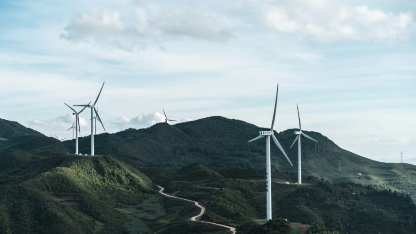IA chinesa mapeia toda a rede de energia renovável e aponta lições globais