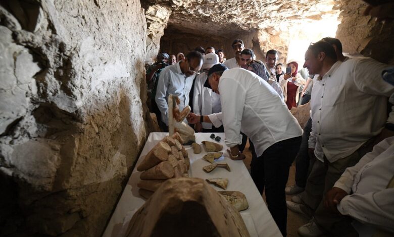 Minister of Tourism and Antiquities Sherif Fathy inspecting ongoing archaeological excavations in the Dra’ Abu al-Naga area on Luxor’s West Bank