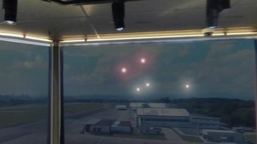 Luzes vistas da torre de controle do aeroporto de São José dos Campos (SP), na 'noite oficial dos óvnis'