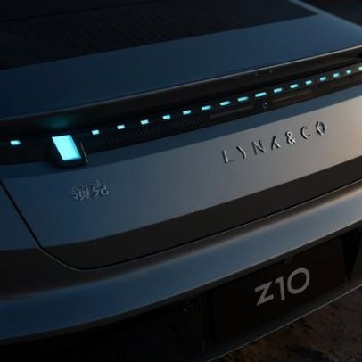 China assume protagonismo em carros autônomos, luz azul é prova