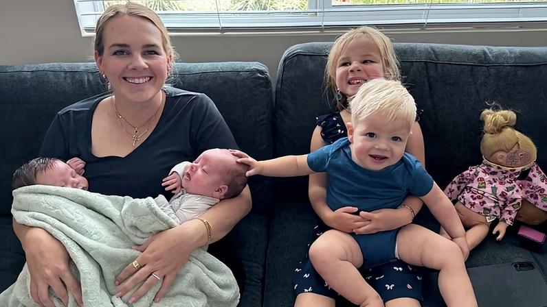 Em março de 2025, 10 meses depois, Campbell deu à luz seus gêmeos, mais dois meninos, que receberam os nomes de Luke e Thomas. Ela aparece em uma foto com todos os seus filhos logo após o nascimento dos gêmeos.