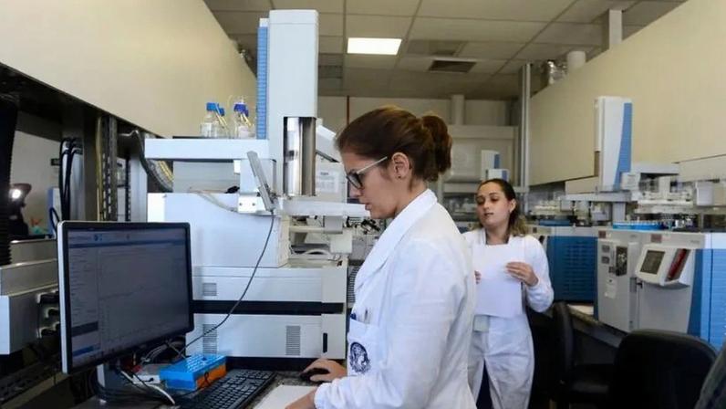 Iniciativas visam facilitar acesso e permanência de mães na ciência